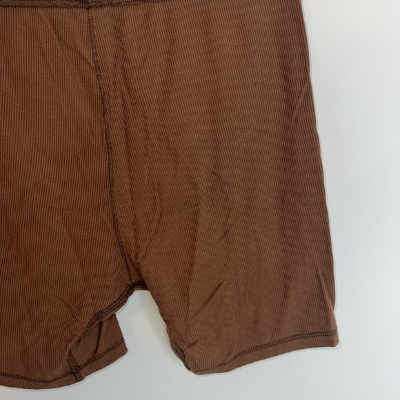 Skims Brown Ribbed Biker lounge Shorts - Picture 9 of 11
